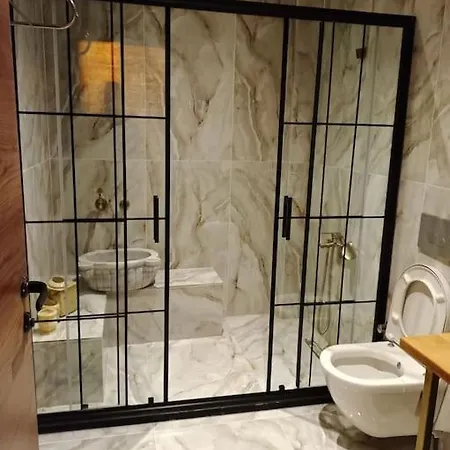 Taksim Meydana Komsu Cihangir De Genis 1+1 Apartament Stambuł